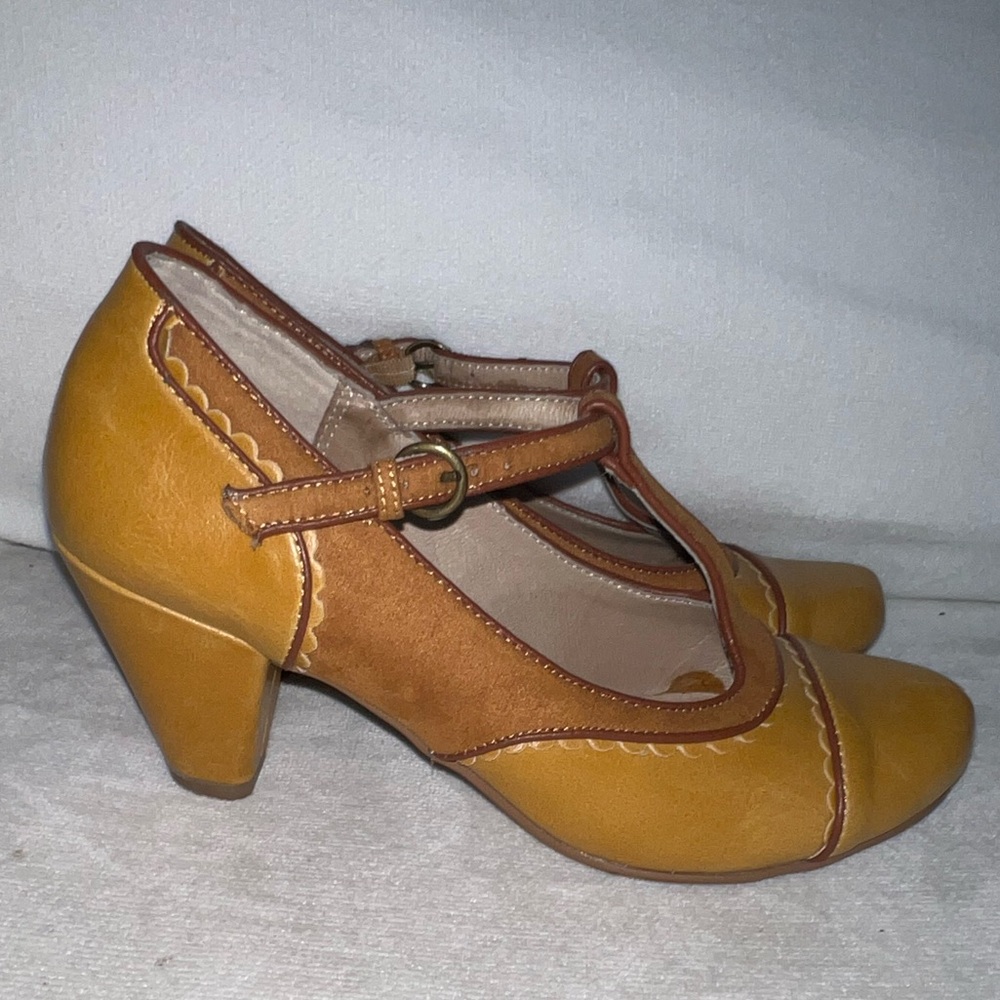 Chelsea Crew 1930s T-Strap Pumps Mango/Tan